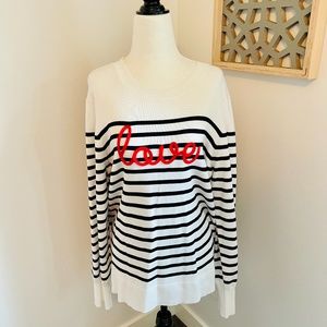 💕 Ladies lightweight Sweater with the words LOVE 💕 NWT